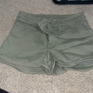 Green H&M shorts